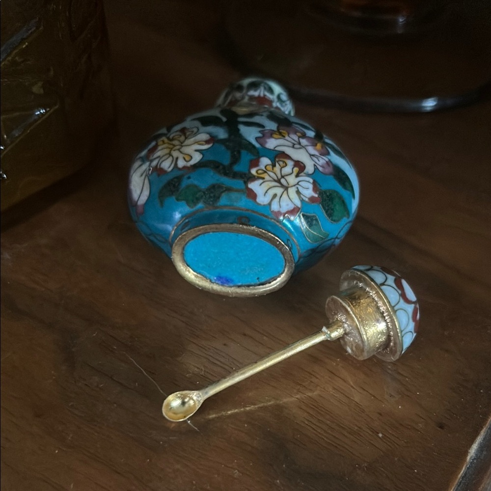 Vintage Cloisonné Floral Snuff Bottle - Picture 3 of 5